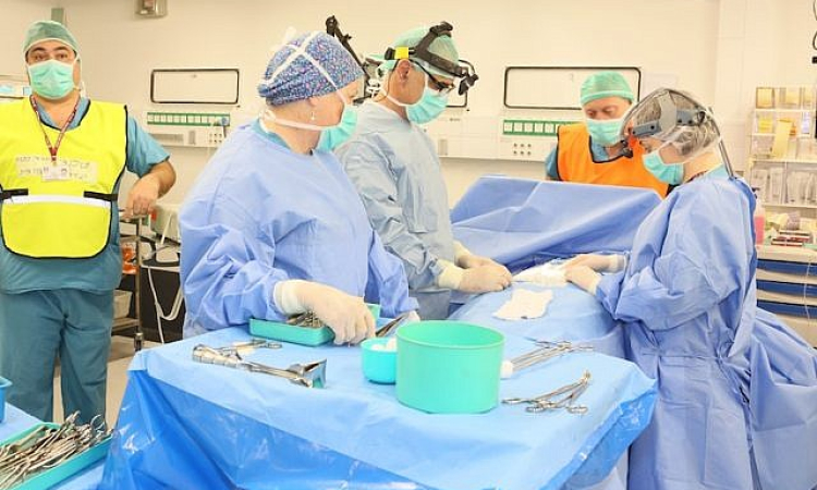 Israeli Doctor Saves Syrian Girl's Life